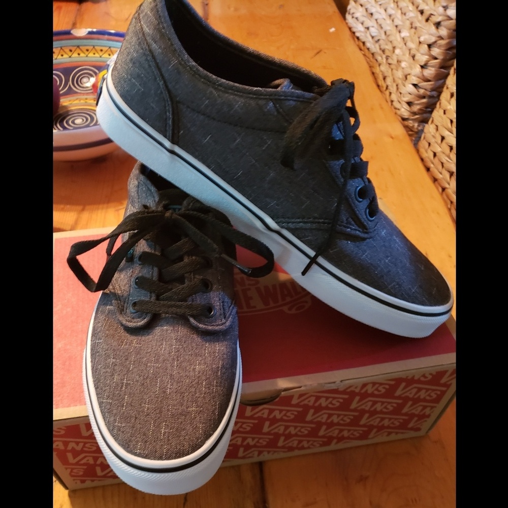 *Like New!!!* Vans Classic Sneakers